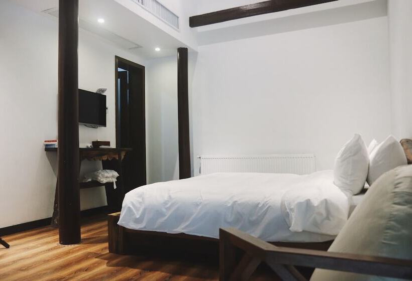 فندق Lakeside Courtyard By Jinspecial