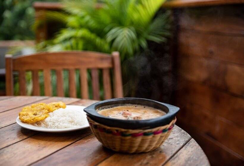 בית מלון כפרי On The Rock