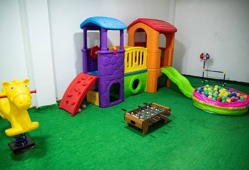 בית מלון כפרי On The Rock