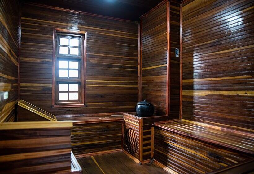 בית מלון כפרי On The Rock