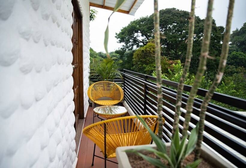 בית מלון כפרי On The Rock