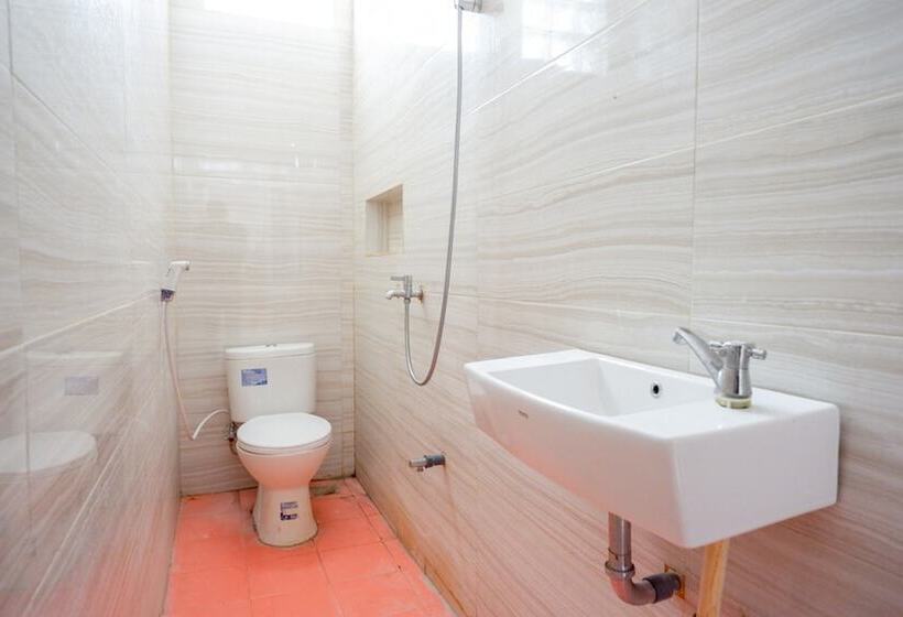 호텔 Reddoorz Near Lippo Plaza Kendari