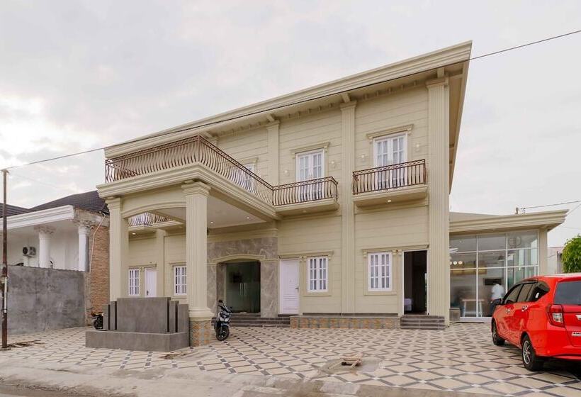 호텔 Reddoorz Plus Syariah @ Jalan Dr Sutomo Padang