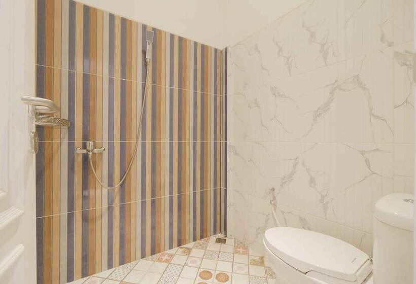 호텔 Reddoorz Plus Syariah @ Jalan Dr Sutomo Padang