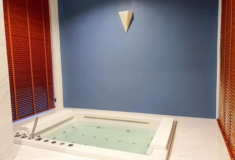 בית מלון כפרי Resto Sea Resort