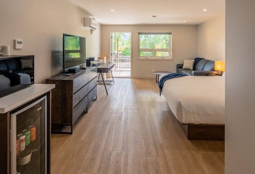 Отель Rooms At Riveredge