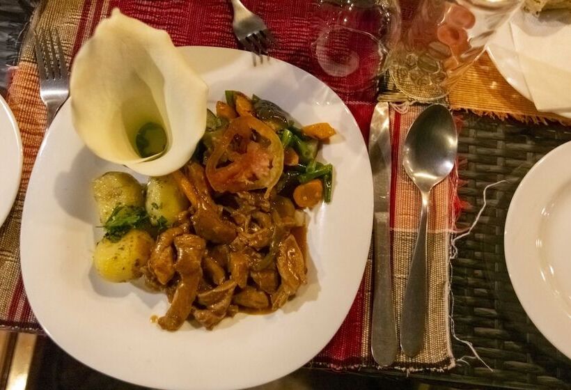 هتل Rushaga Gorilla Lodge