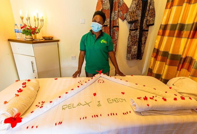 هتل Rushaga Gorilla Lodge