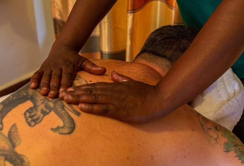 هتل Rushaga Gorilla Lodge