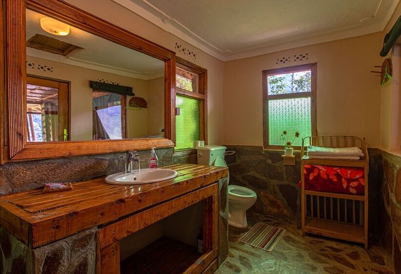 هتل Rushaga Gorilla Lodge