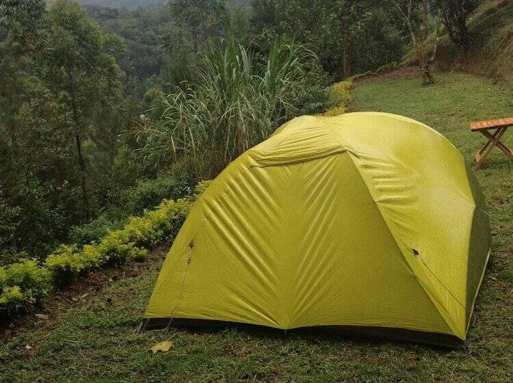 هتل Rushaga Gorilla Lodge