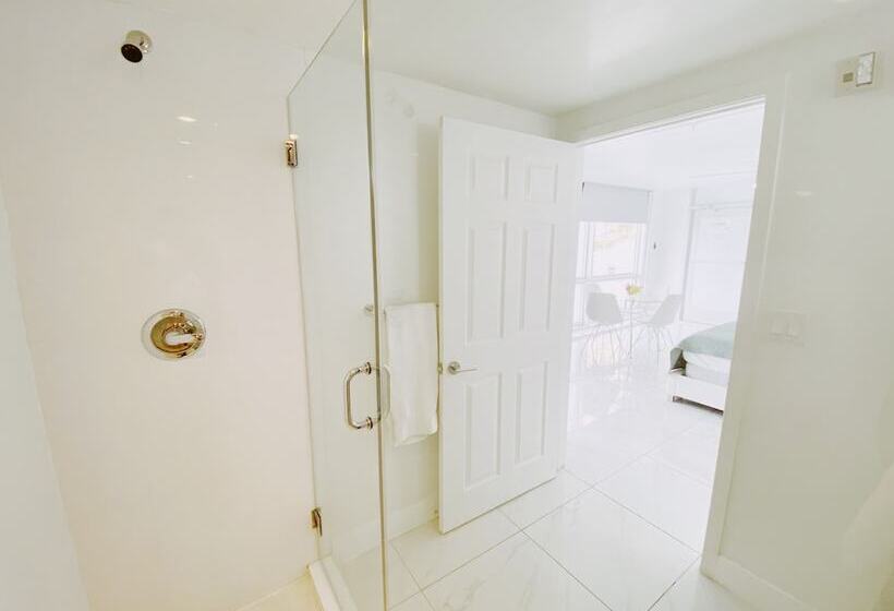 בית מלון כפרי Samantha Apartments By Lowkl