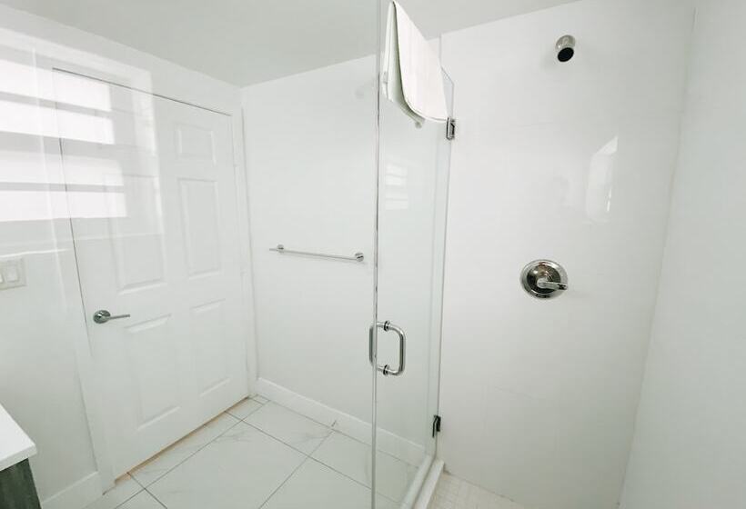 בית מלון כפרי Samantha Apartments By Lowkl