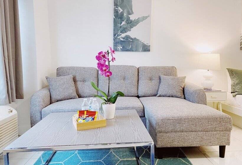 בית מלון כפרי Samantha Apartments By Lowkl