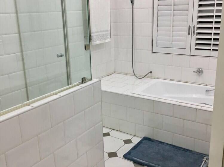 Отель Sandton Shandon House