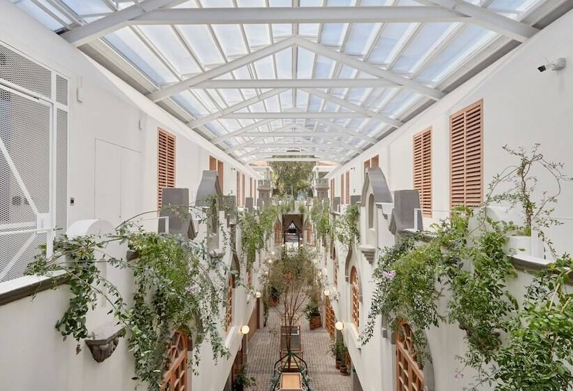 ホテル Sonder Parián