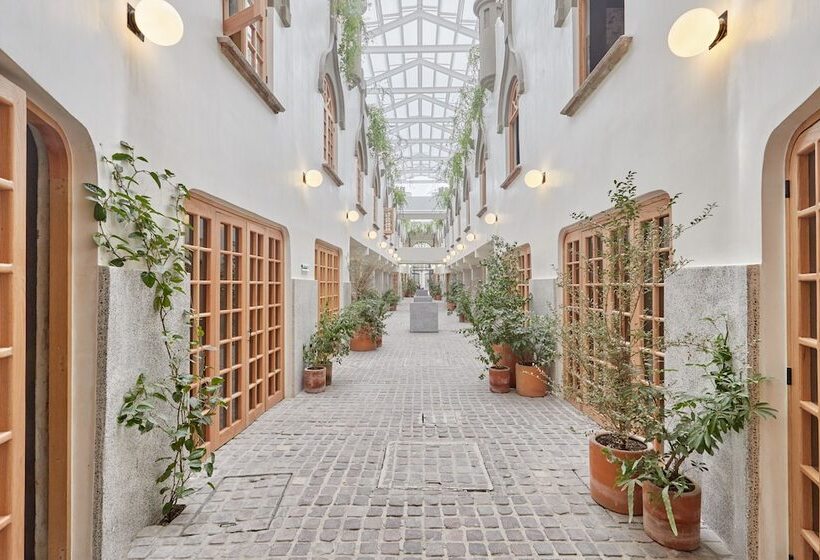 ホテル Sonder Parián