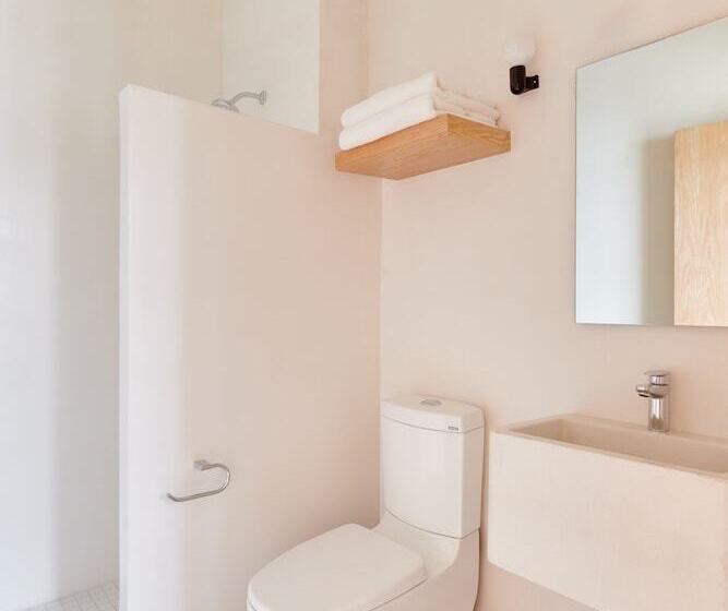 ホテル Sonder Parián