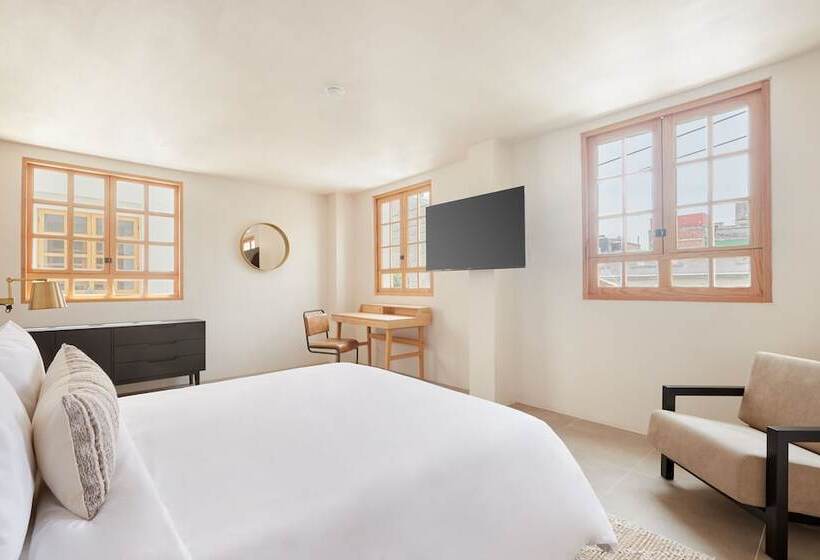 ホテル Sonder Parián