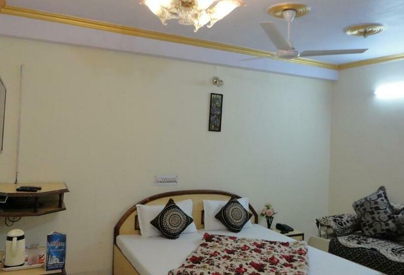 هتل Swarajya Palace