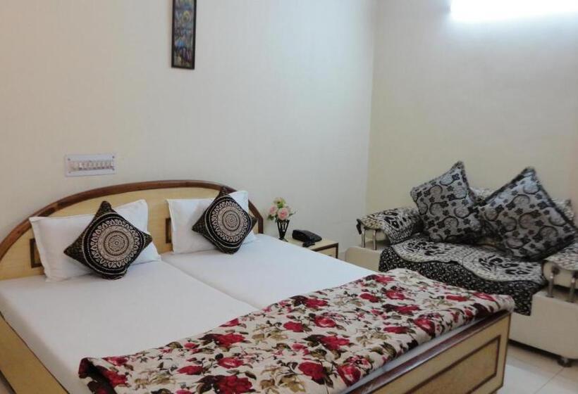 هتل Swarajya Palace