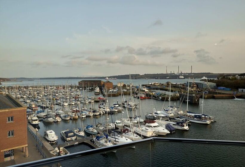 فندق Tŷ Milford Waterfront
