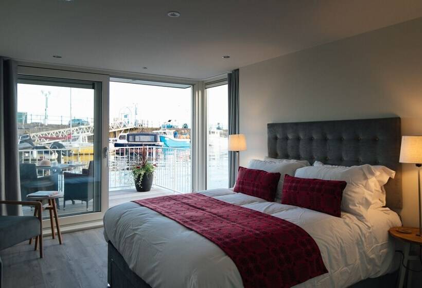 فندق Tŷ Milford Waterfront