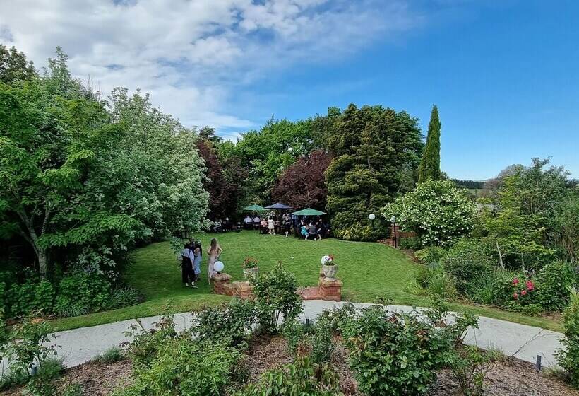 هتل The Fern & Thistle Luxury Accommodation  Drinks, Hotpool, Sauna