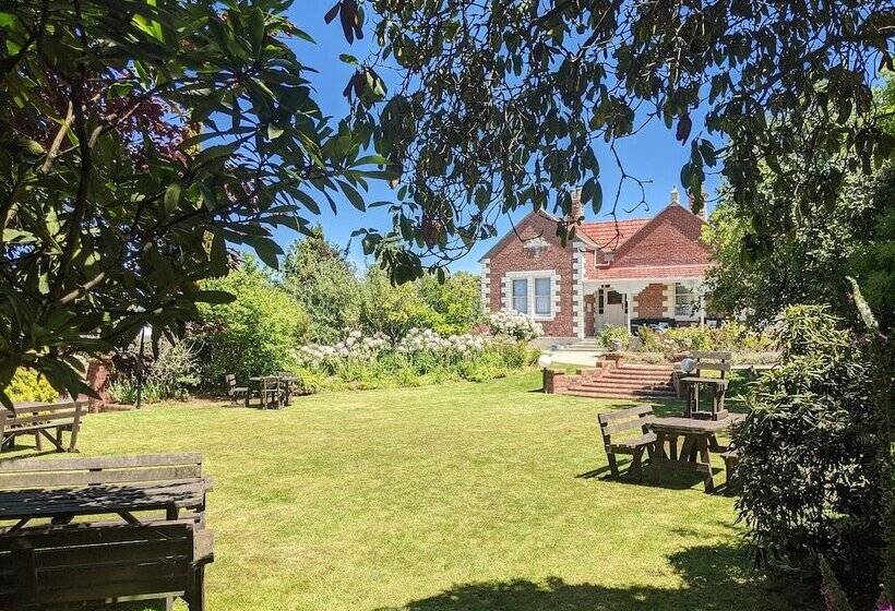 هتل The Fern & Thistle Luxury Accommodation  Drinks, Hotpool, Sauna