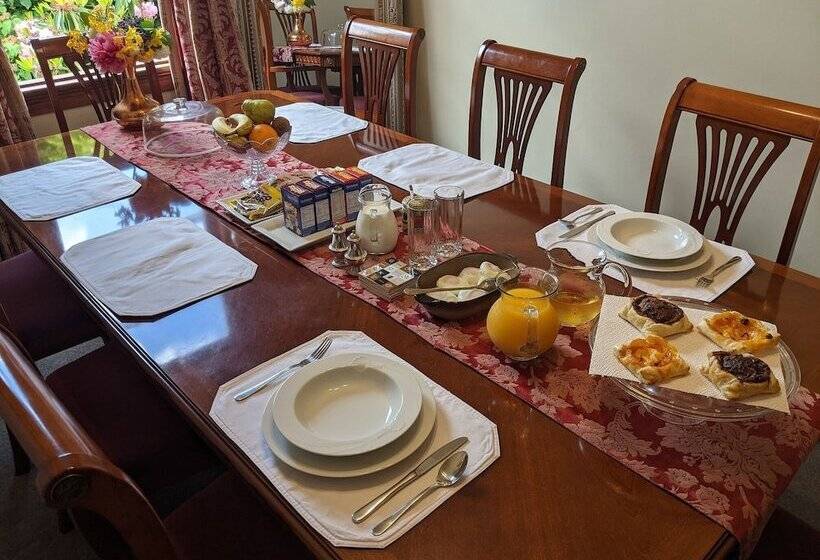 هتل The Fern & Thistle Luxury Accommodation  Drinks, Hotpool, Sauna