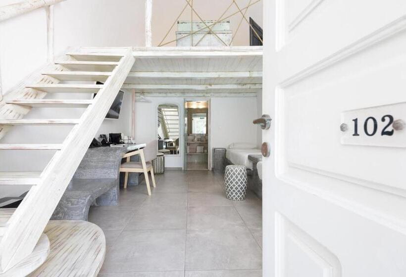 هتل The Museum Project Oia