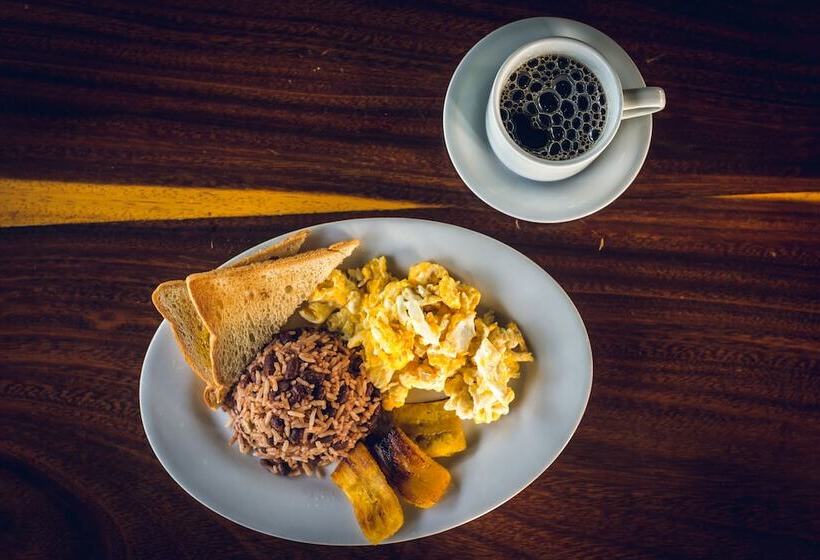 فندق Yellow Tree Suites