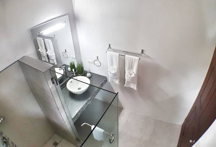 فندق Yellow Tree Suites