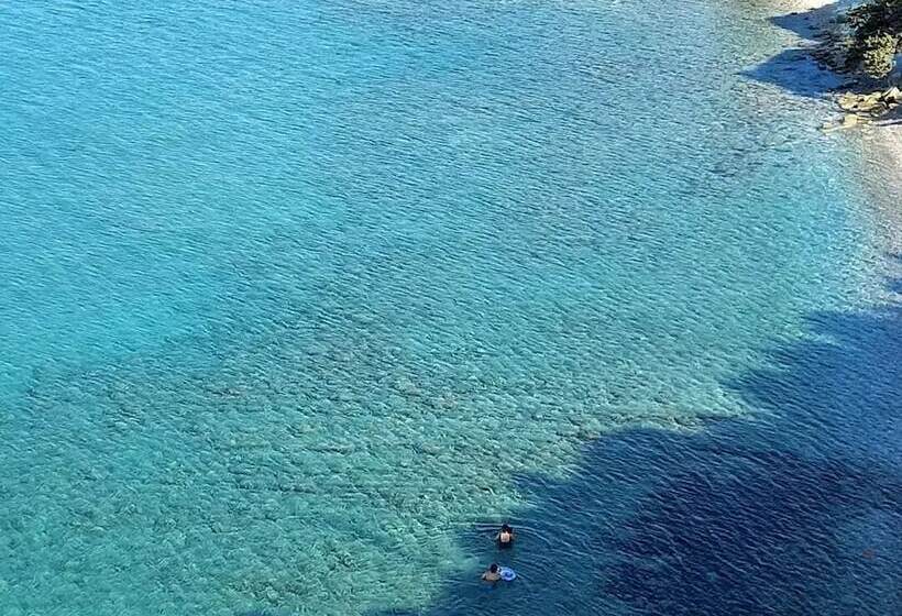 Laila Otel  Karaburun