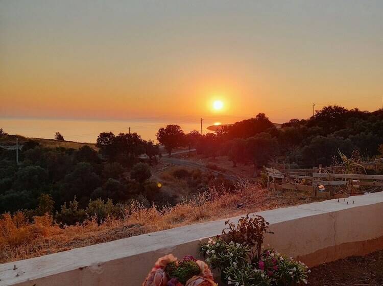 Laila Otel  Karaburun