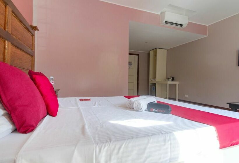 هتل Reddoorz Plus @ West Nautical Road Puerto Galera