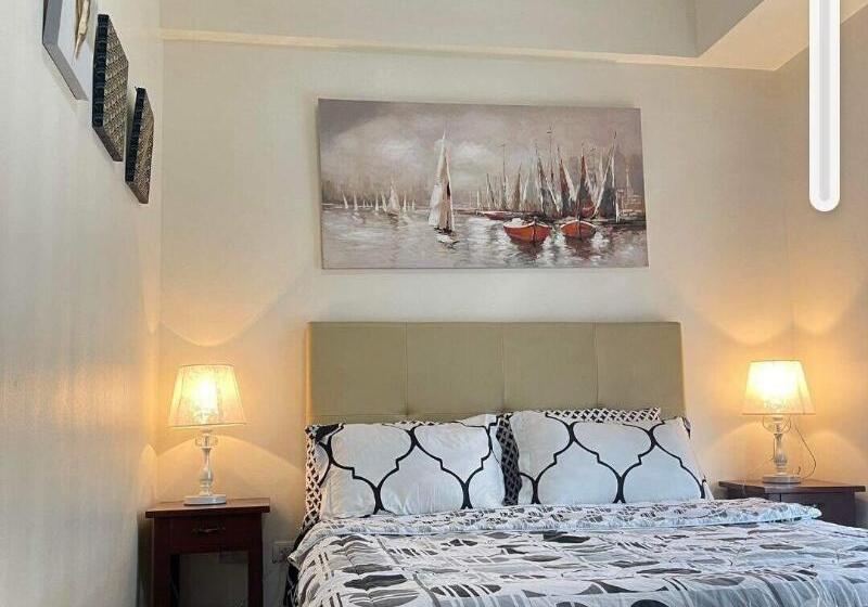 Henry S Newport Deluxe Condotel