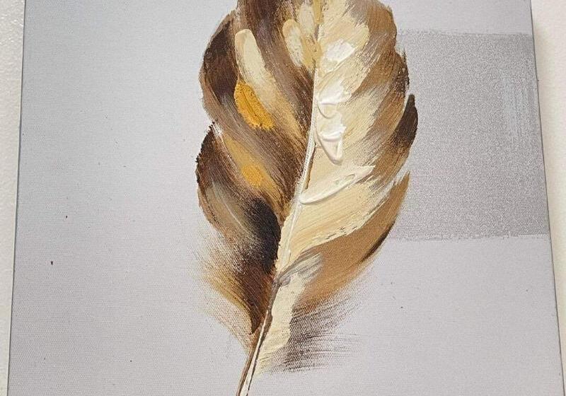 Henry S Newport Deluxe Condotel