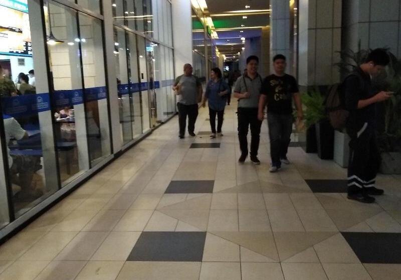 Henry S Newport Deluxe Condotel