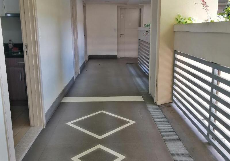 Henry S Newport Deluxe Condotel