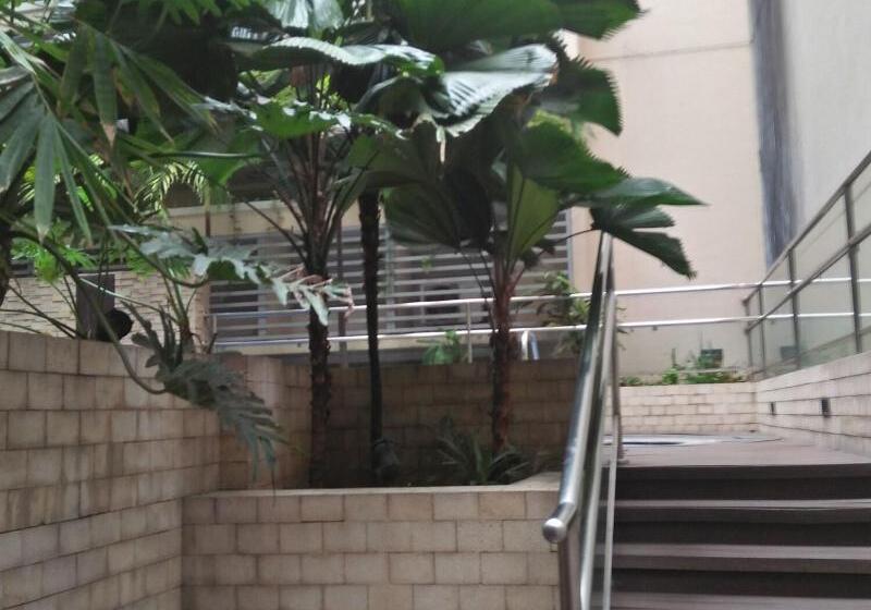 Henry S Newport Deluxe Condotel