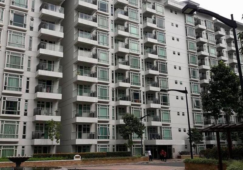 Henry S Newport Deluxe Condotel