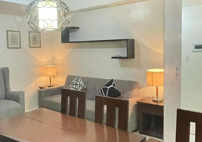 Henry S Newport Deluxe Condotel