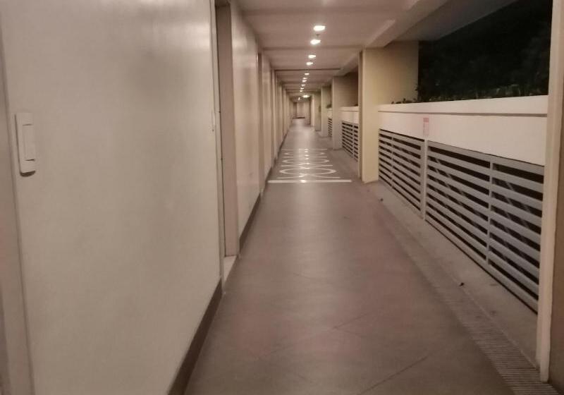 Henry S Newport Deluxe Condotel