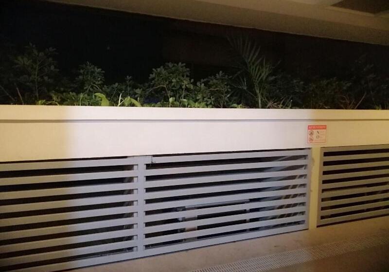 Henry S Newport Deluxe Condotel