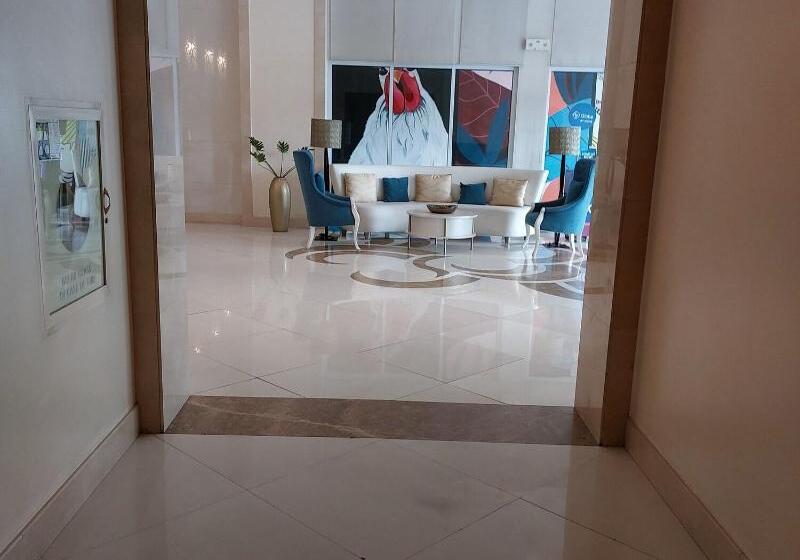 Henry S Newport Deluxe Condotel