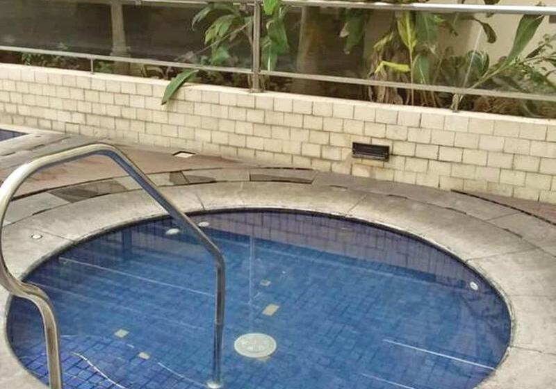 Henry S Newport Deluxe Condotel