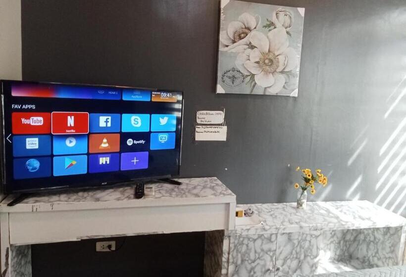 Henry S Newport Deluxe Condotel