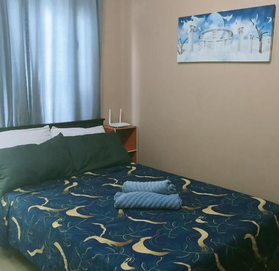 Henry S Newport Deluxe Condotel