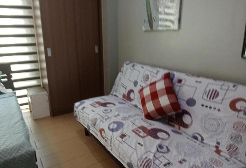 Henry S Newport Deluxe Condotel